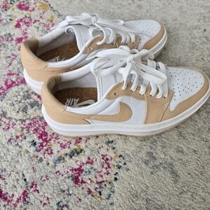Nike Women's White and Tan Athletic Shoes